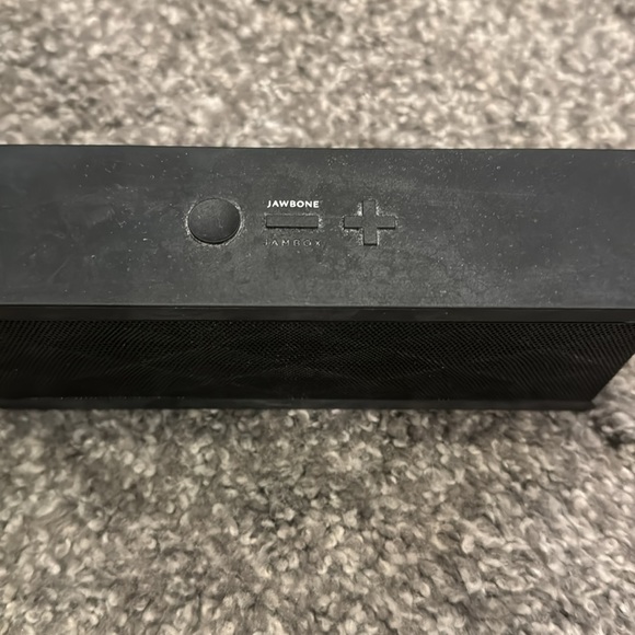 Jawbone Jambox Portable Speaker - Picture 5 of 5
